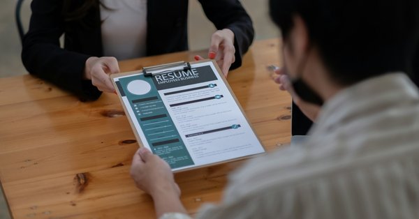 Comment créer un CV original pour captiver les recruteurs ?