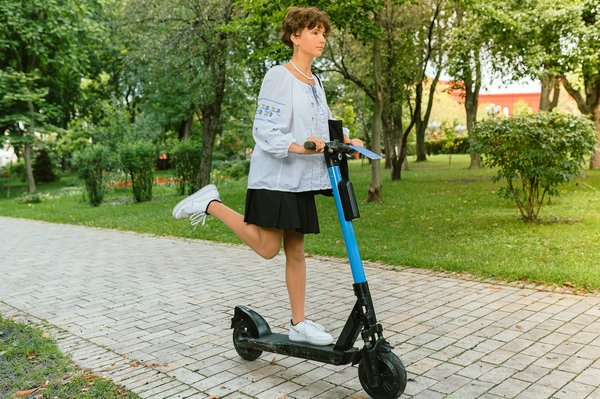 Les scooters électriques de 50cc, une alternative écologique et pratique pour la mobilité urbaine